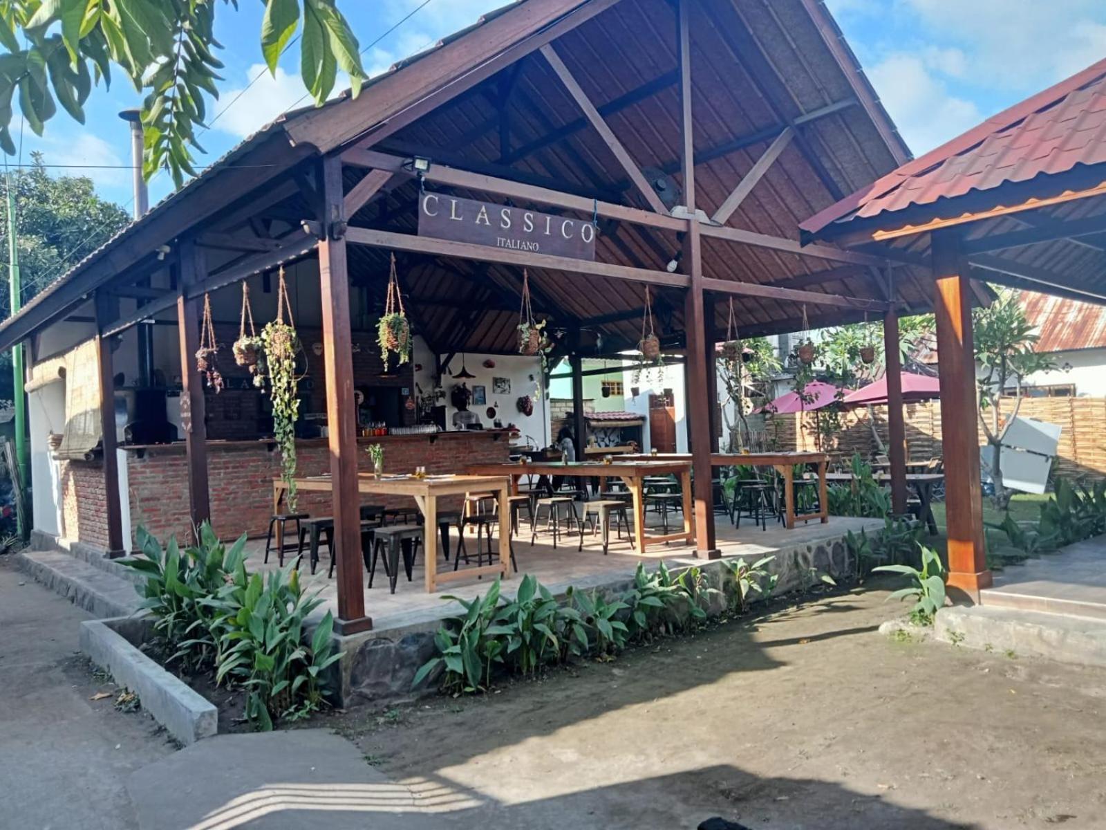 Classico Italiano Bed and Breakfast Gili Air Exterior foto